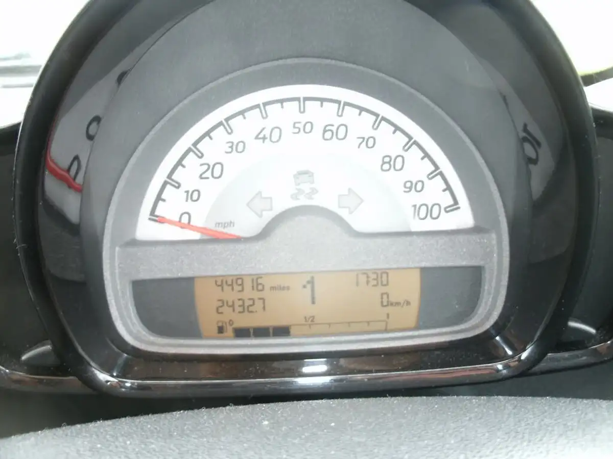 2012-smart-fortwo-10-passion-71bhp-coupe-softouch-big-6