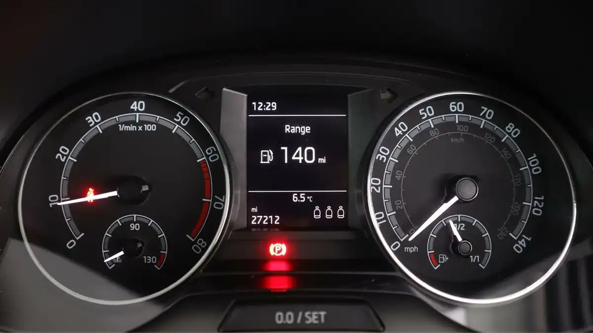 2019-skoda-fabia-10-mpi-se-60ps-hatchback-big-10