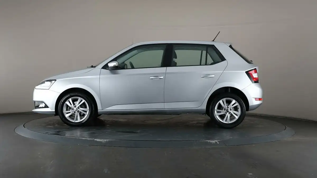 2019-skoda-fabia-10-mpi-se-60ps-hatchback-big-34