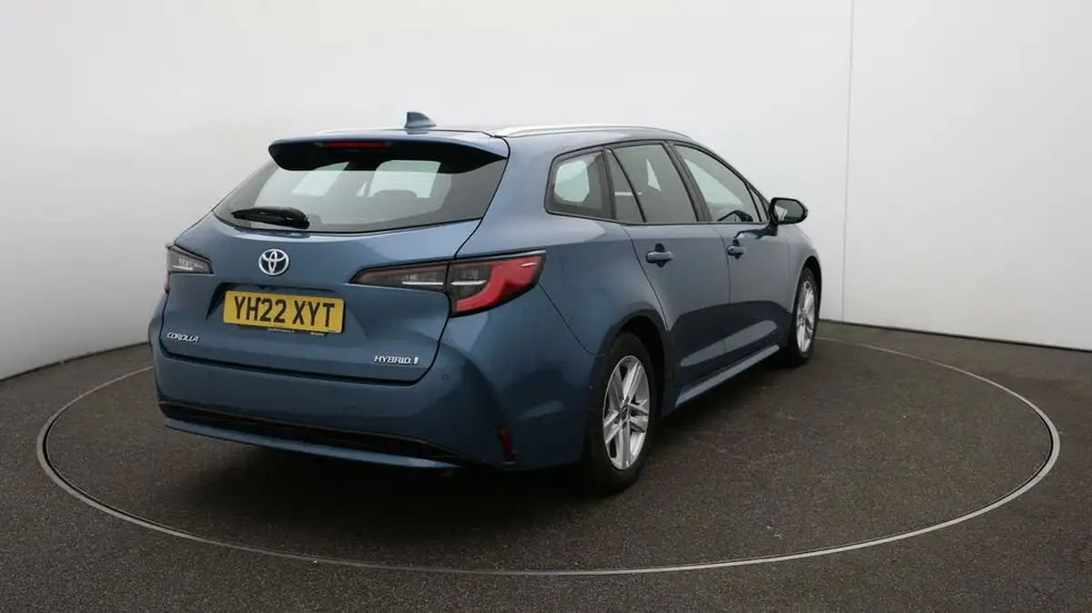 2022-toyota-corolla-18-vvt-i-icon-tech-spare-wheel-touring-sports-5d-big-53