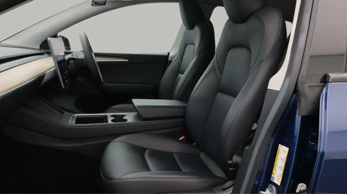2022-tesla-model-y-e-long-range-big-14