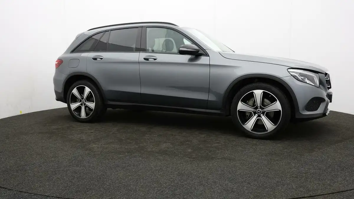 2018-mercedes-benz-glc-class-21d-glc220d-urban-edition-big-43