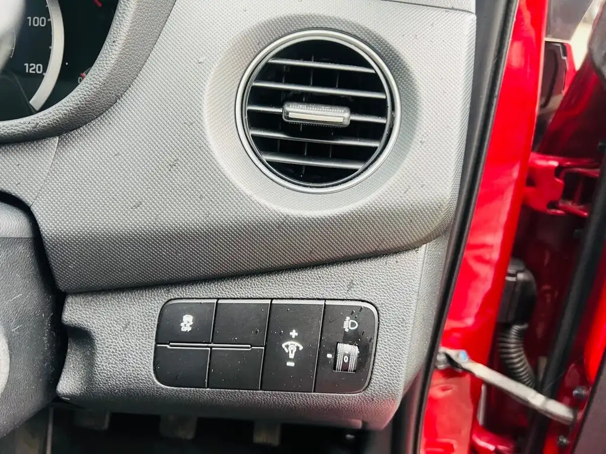 2017-hyundai-i10-10-premium-big-44