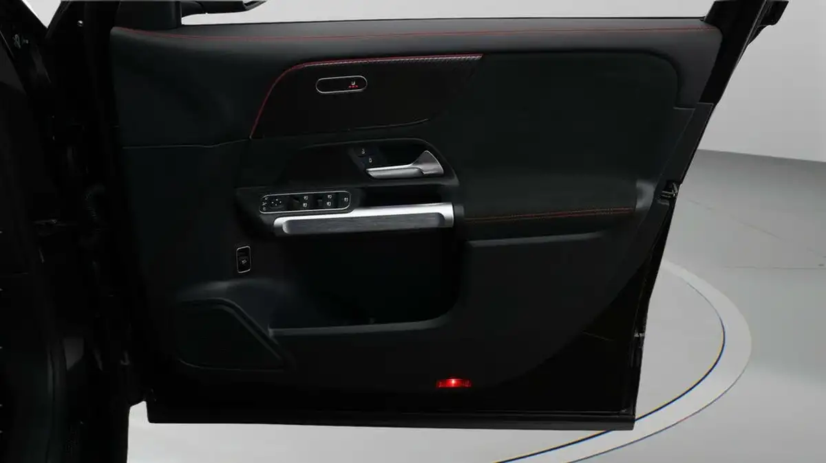 2023-mercedes-benz-glb-class-13-glb200-amg-line-premium-big-14