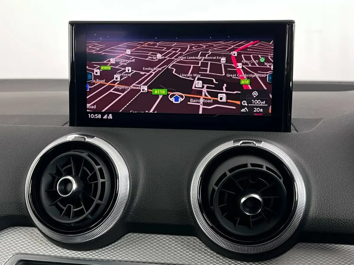 2021-audi-q2-10-30-tfsi-sport-big-28