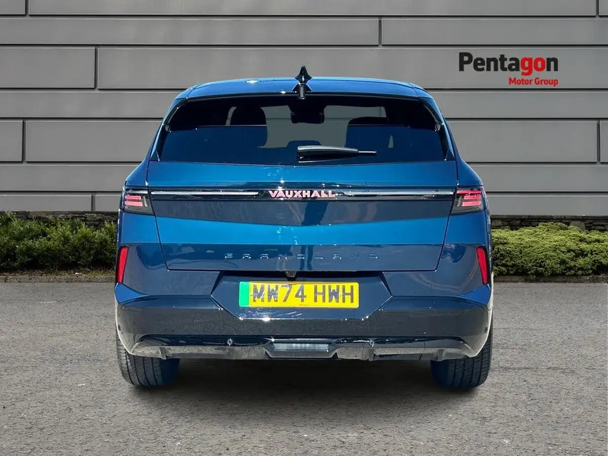 2024-vauxhall-grandland-e-gs-big-16