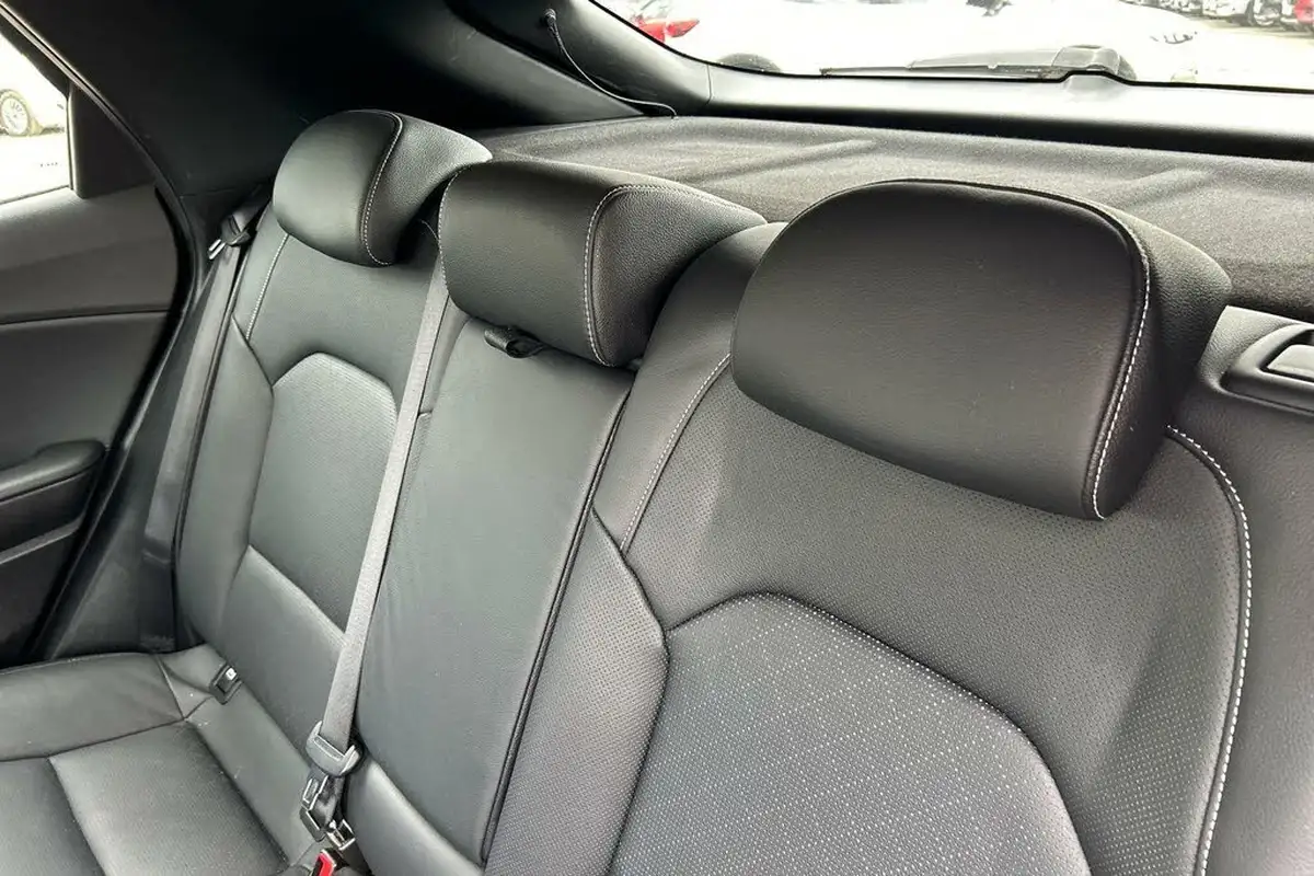 2021-kia-xceed-15-t-gdi-4-big-18