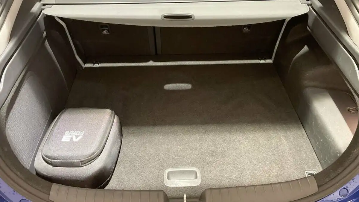 2019-hyundai-ioniq-16-gdi-premium-se-plug-in-hybrid-big-12