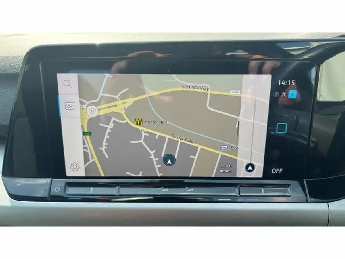 2022-volkswagen-golf-15-tsi-life-150ps-hatchback-big-11