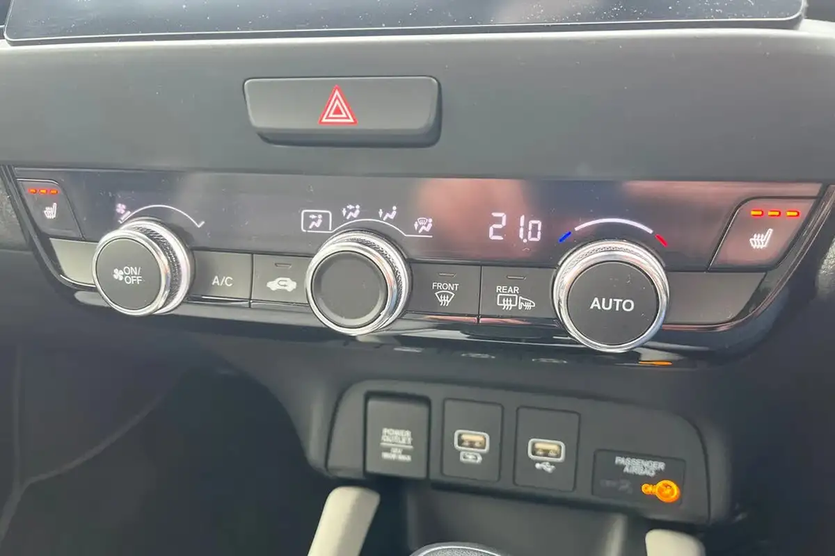 2022-honda-jazz-15-i-mmd-ex-107ps-big-11