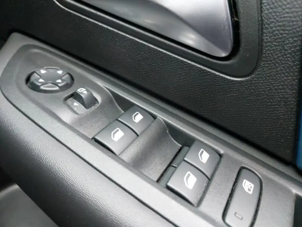 2022-citroen-c4-e-shine-plus-big-16
