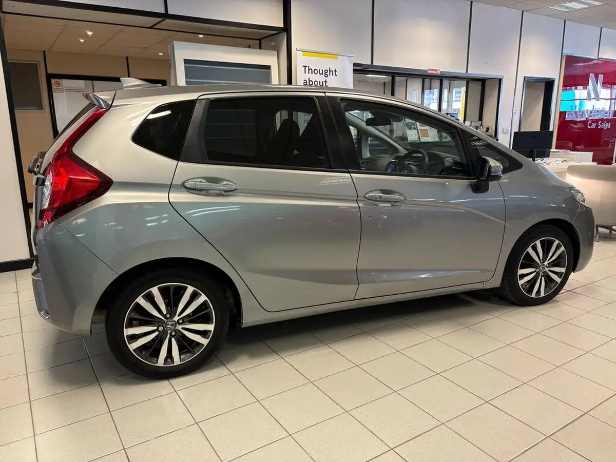 2016-honda-jazz-13-i-vtec-ex-big-5