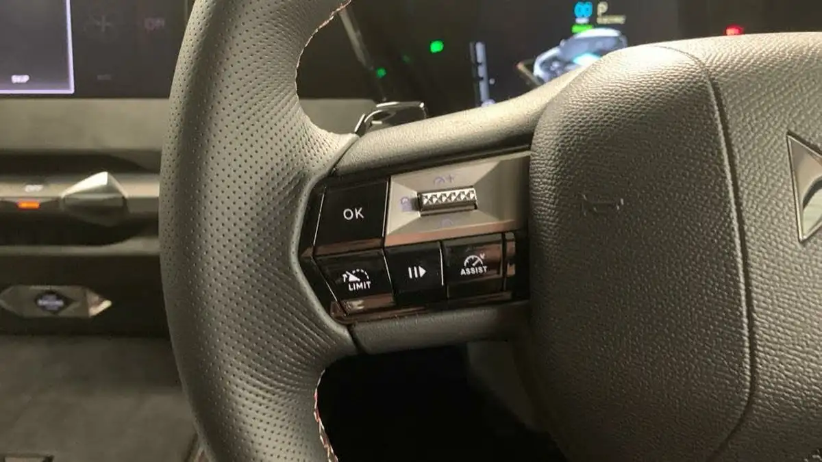 2024-ds-ds-4-e-tense-performance-line-nav-big-22