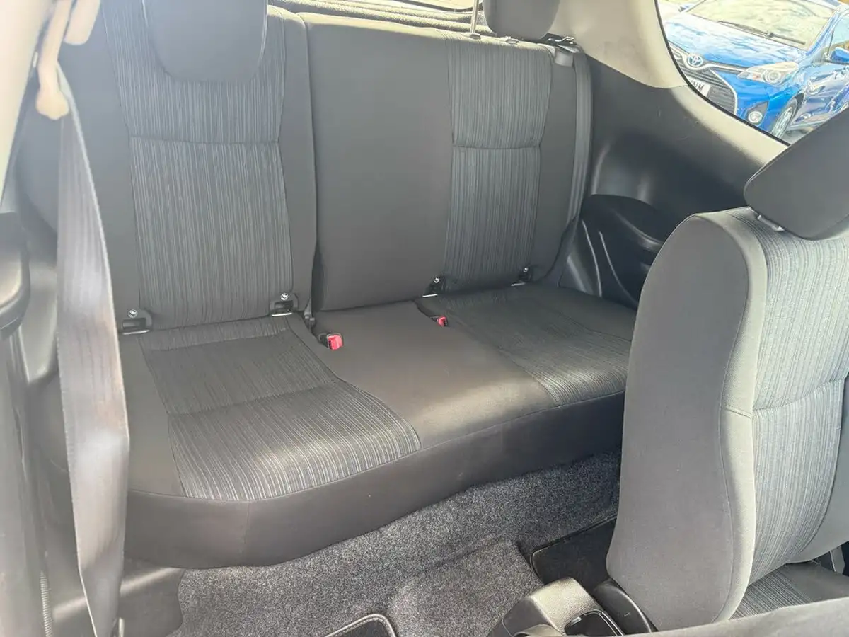 2014-suzuki-swift-12-sz4-94ps-3d-big-8