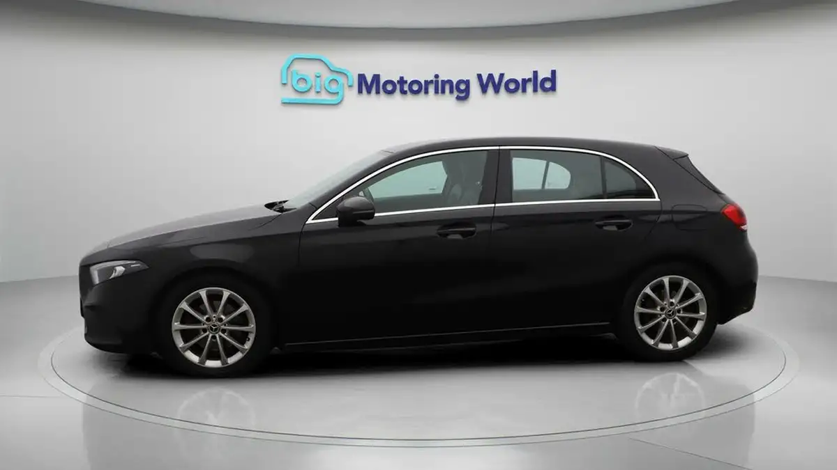 2018-mercedes-benz-a-class-15d-a180d-sport-116ps-executivess-hatchback-5d-7g-dct-big-4