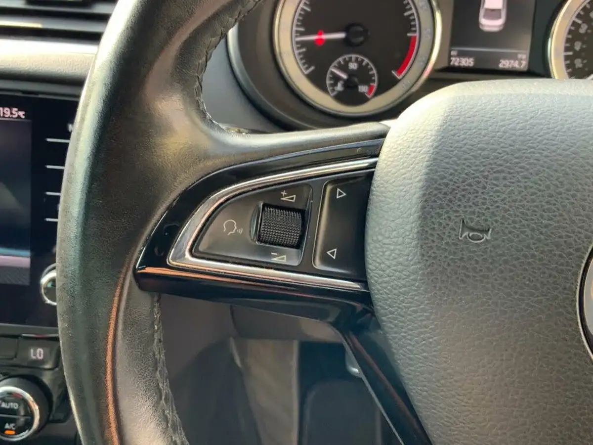 2017-skoda-octavia-20tdi-se-l-hatchback-dsg-big-37