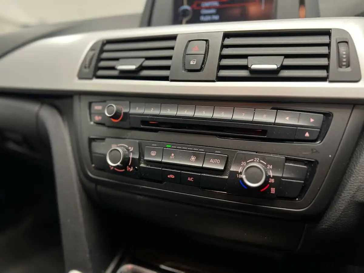 2012-bmw-3-series-20td-316d-es-116bhp-touring-5d-big-15