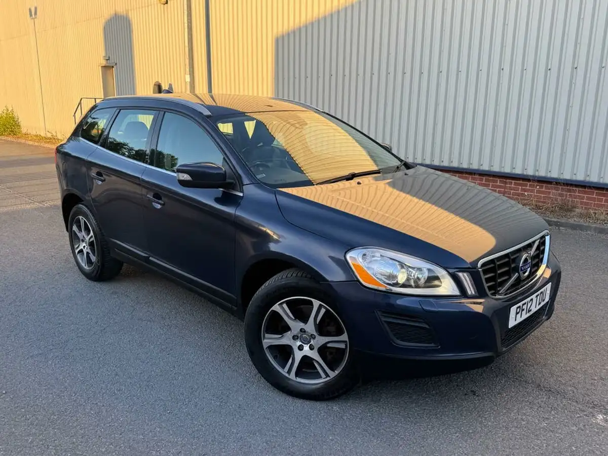 2012-volvo-xc60-24td-d3-se-lux-geartronic-big-0