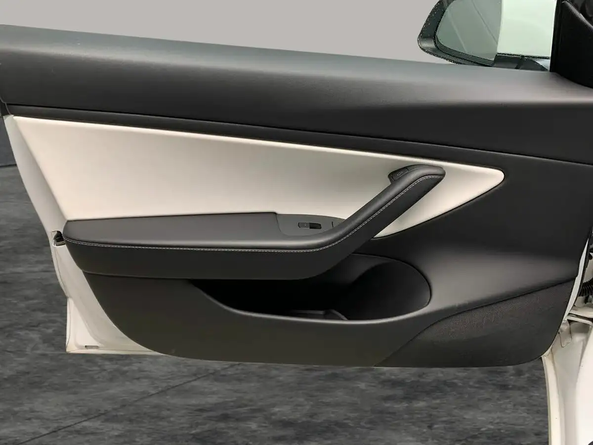 2020-tesla-model-3-e-long-range-big-36