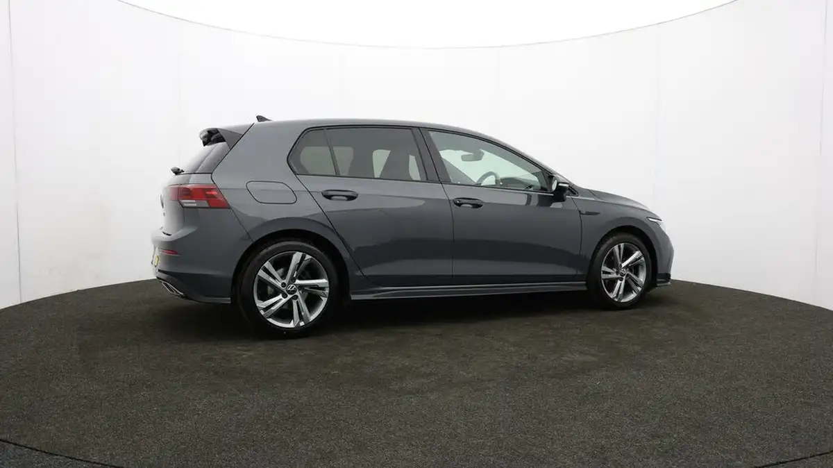 2022-volkswagen-golf-15-tsi-r-line-130ps-hatchback-big-35