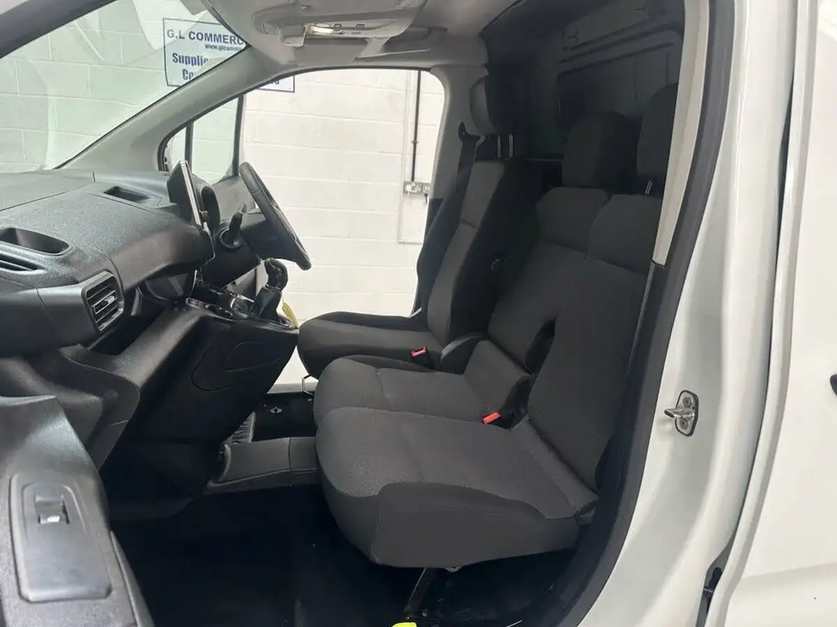 2021-vauxhall-combo-15cdti-sportive-2300-100pseu6dt-l1h1-panel-big-11