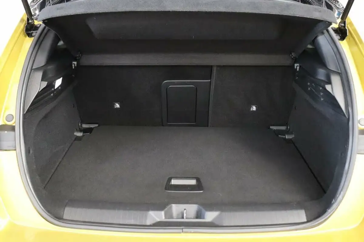2022-vauxhall-astra-12-turbo-ultimate-auto-big-17