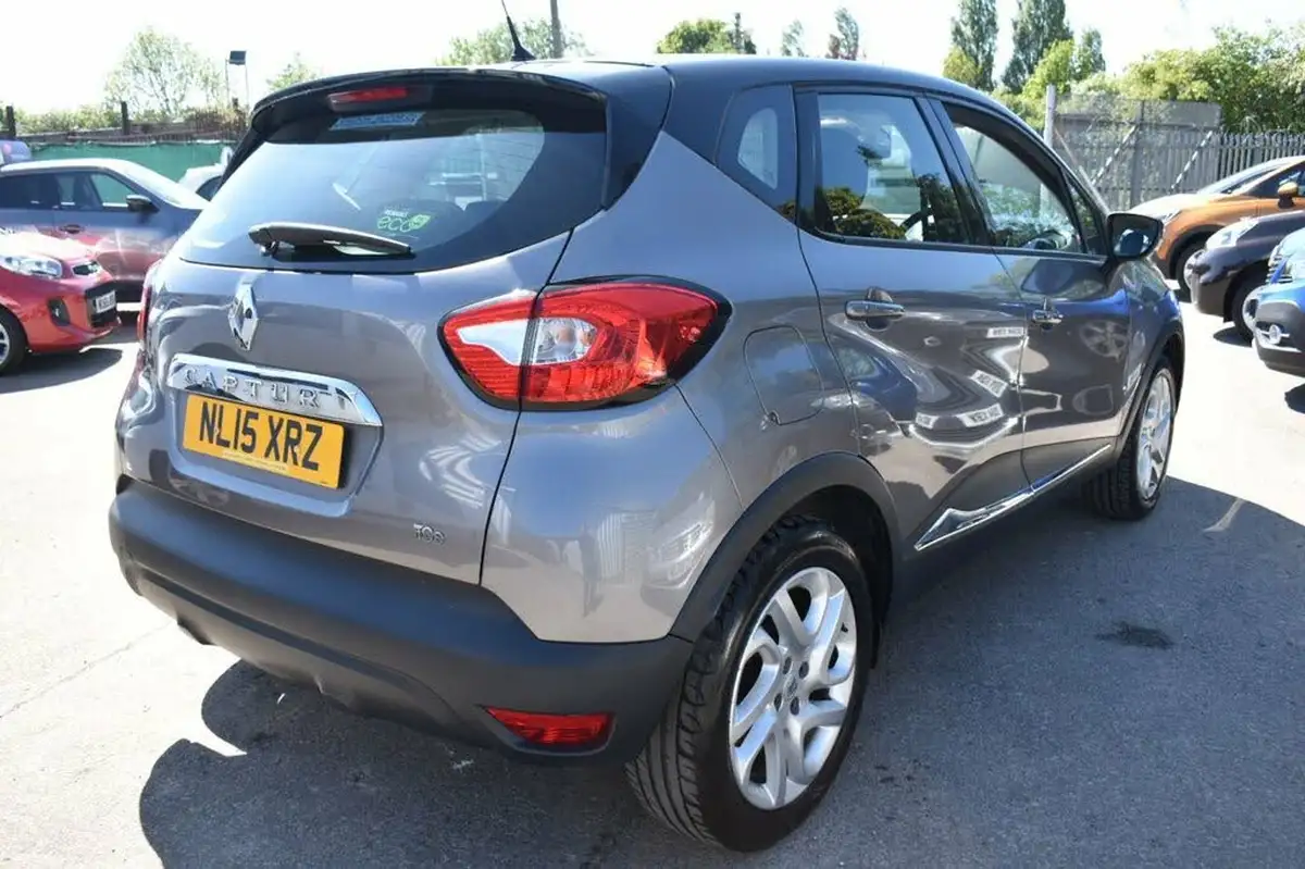 2015-renault-captur-09-dynamique-big-18