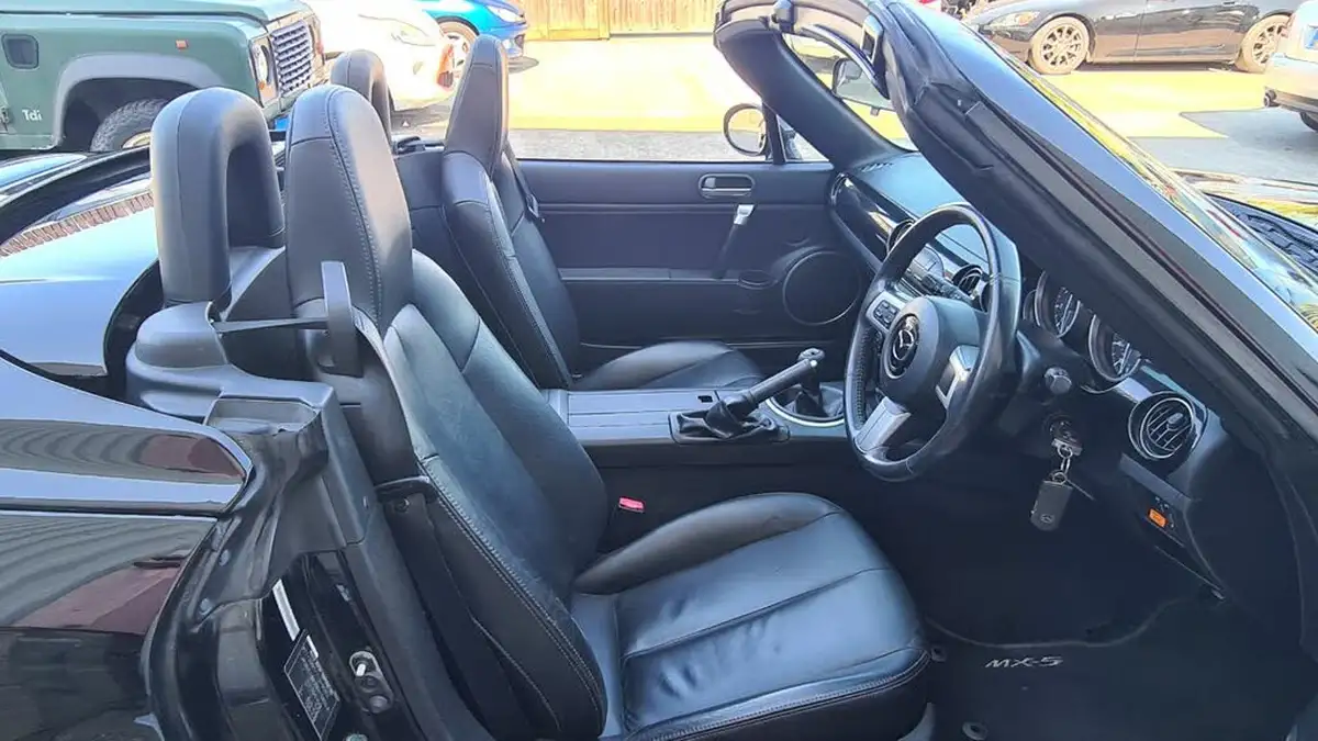 2007-mazda-mx-5-18-roadster-big-12