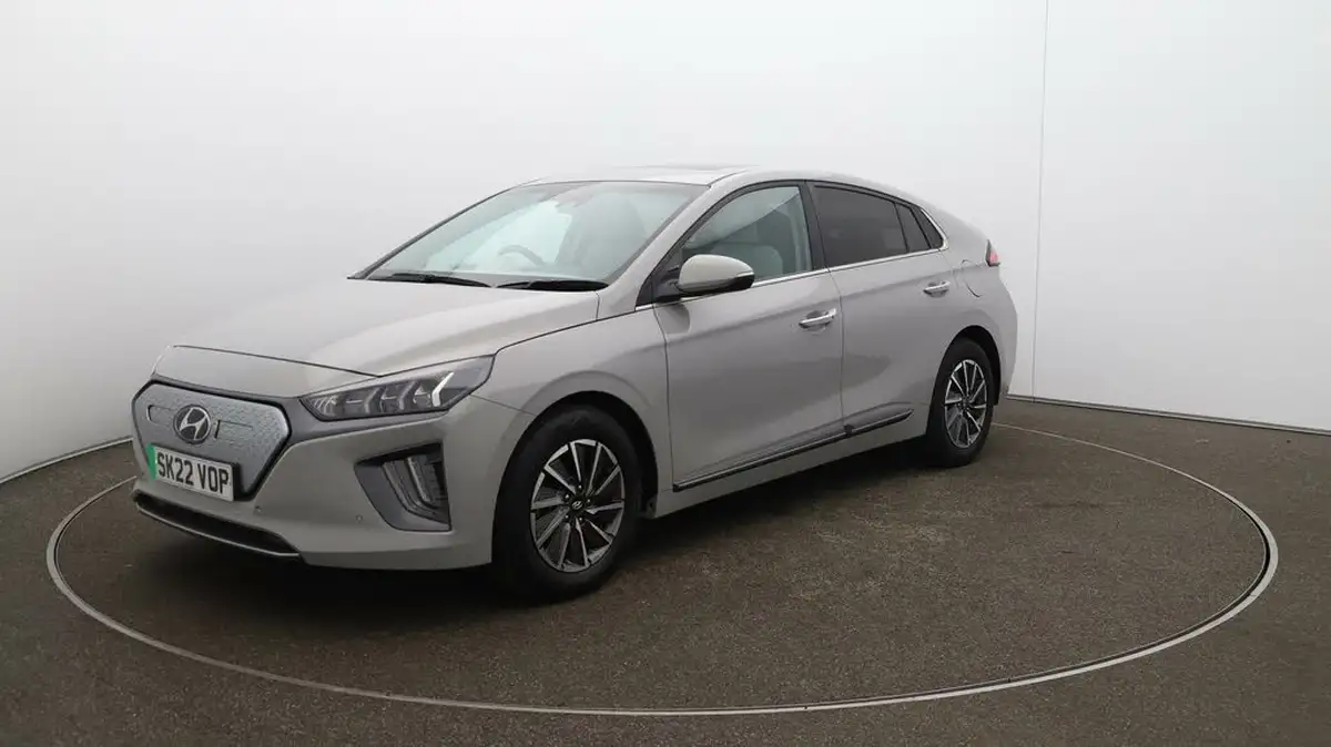 2022-hyundai-ioniq-e-premium-se-electric-big-71
