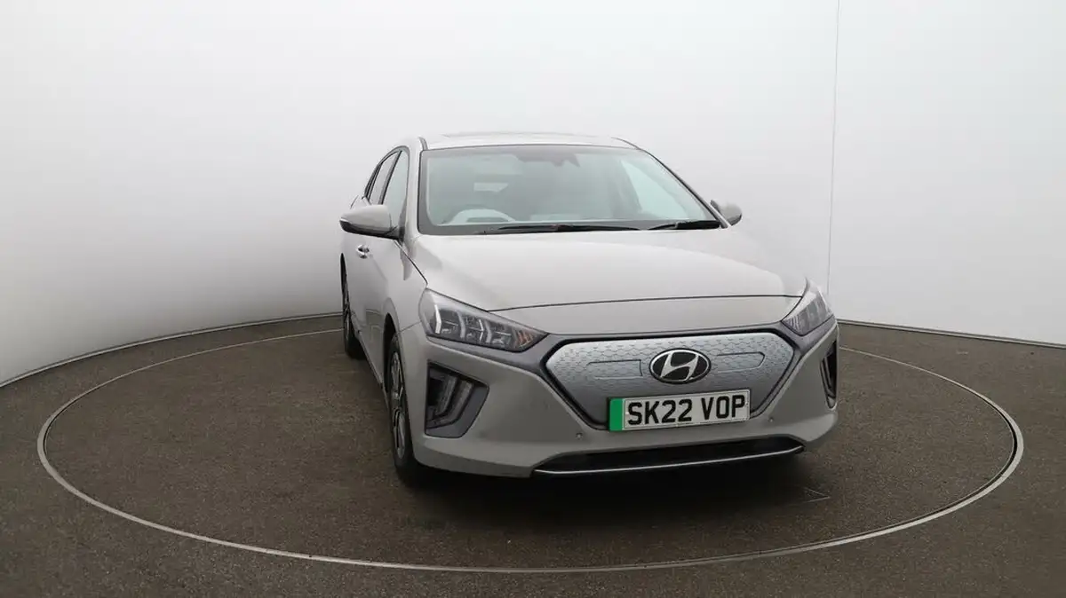 2022-hyundai-ioniq-e-premium-se-electric-big-43