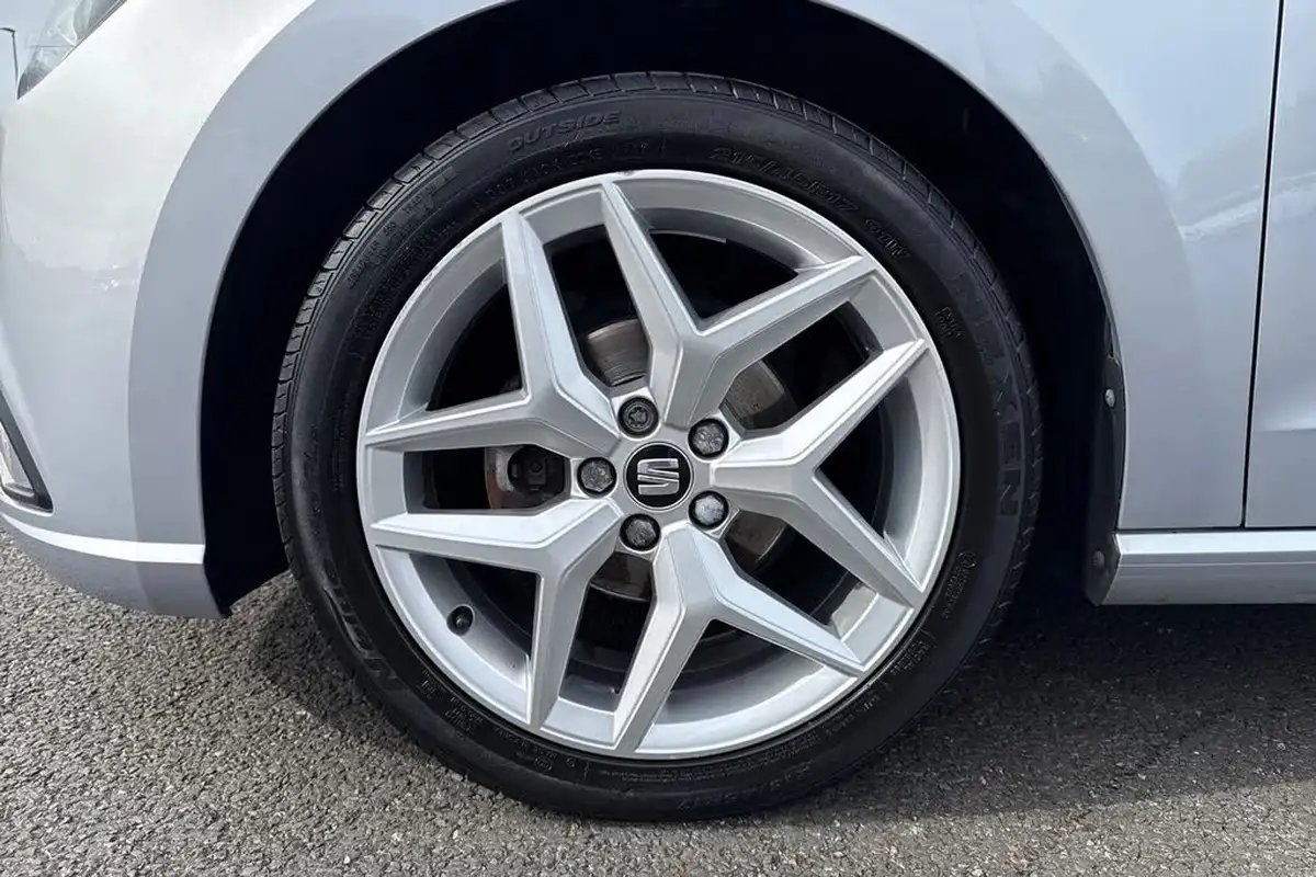 2020-seat-ibiza-10-mpi-fr-big-11