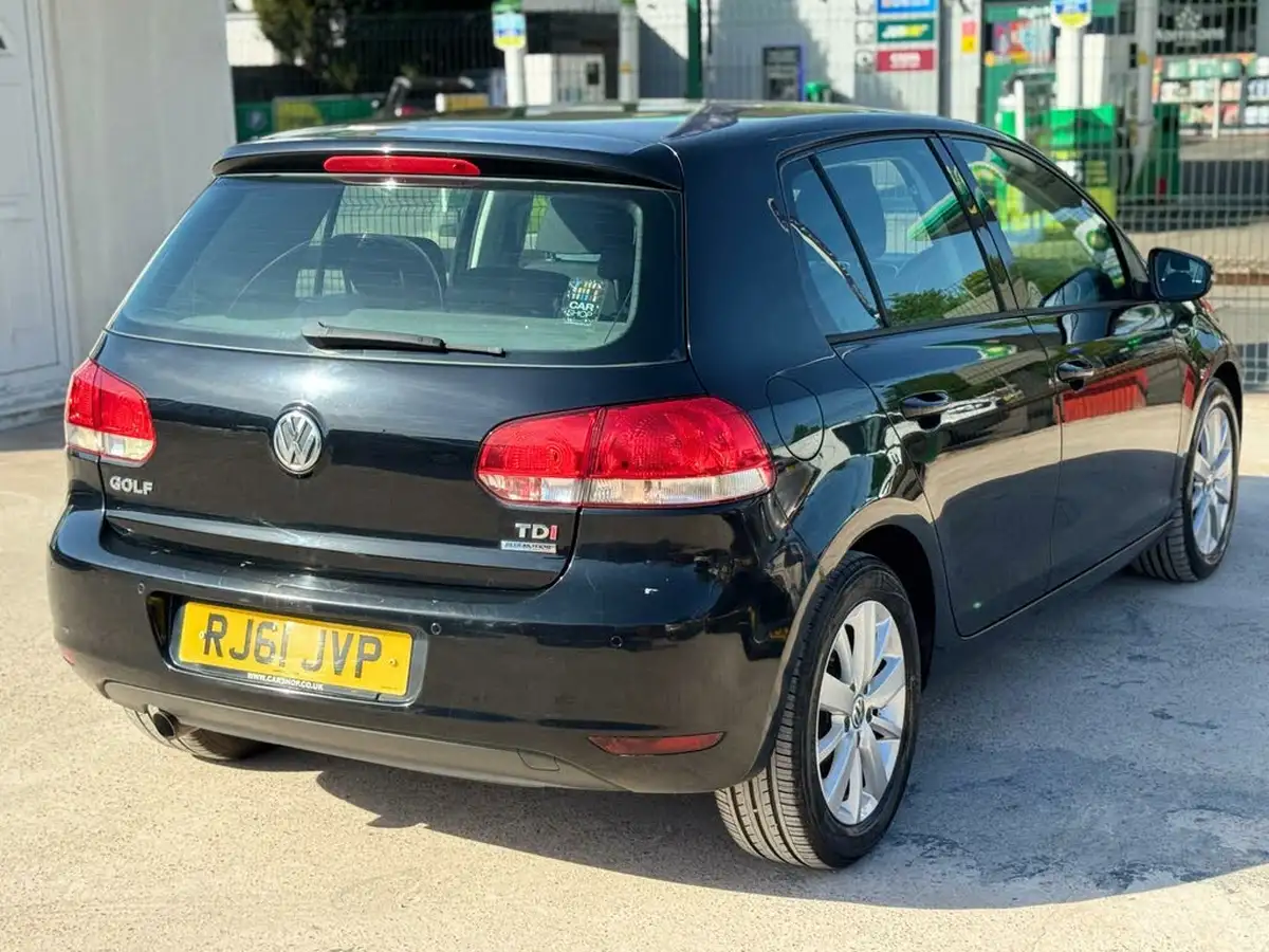 2011-volkswagen-golf-16td-blue-motion-match-5d-big-26