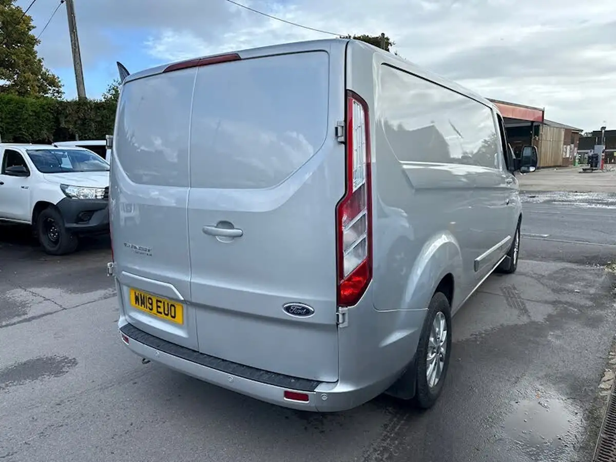 2019-ford-transit-custom-20tdci-300-l2h1-limited-130pseu6-panel-van-big-7