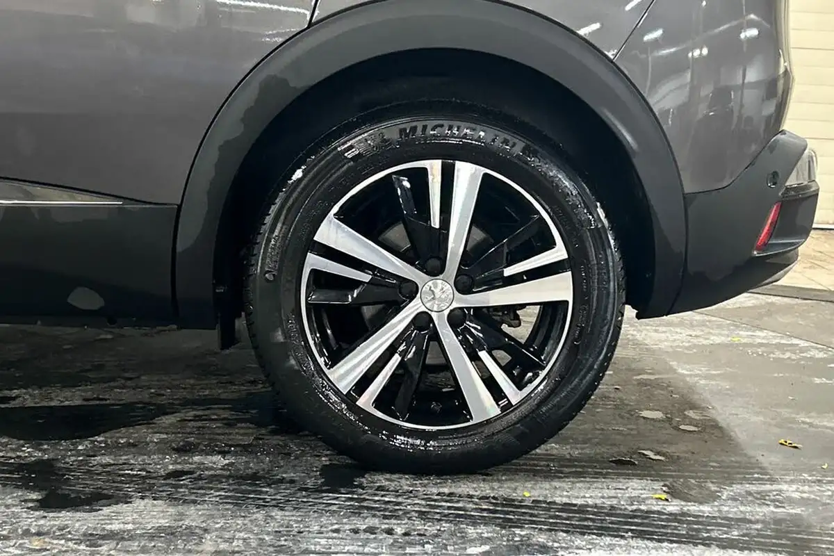 2021-peugeot-3008-suv-12-puretech-gt-eat8-big-14