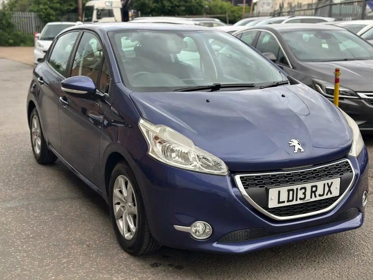 2013-peugeot-208-12-active-5d-big-0