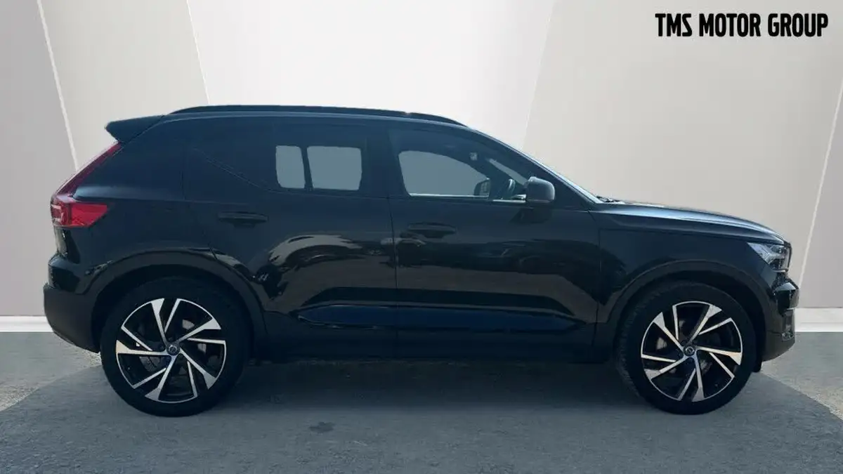 2022-volvo-xc40-20-b4-r-design-pro-big-2
