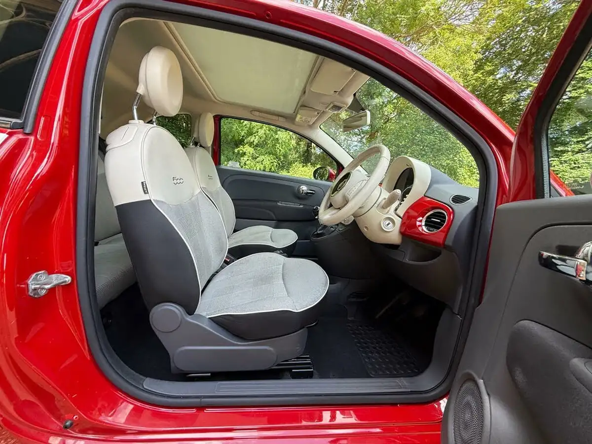 2015-fiat-500-12-lounge-ss-big-18