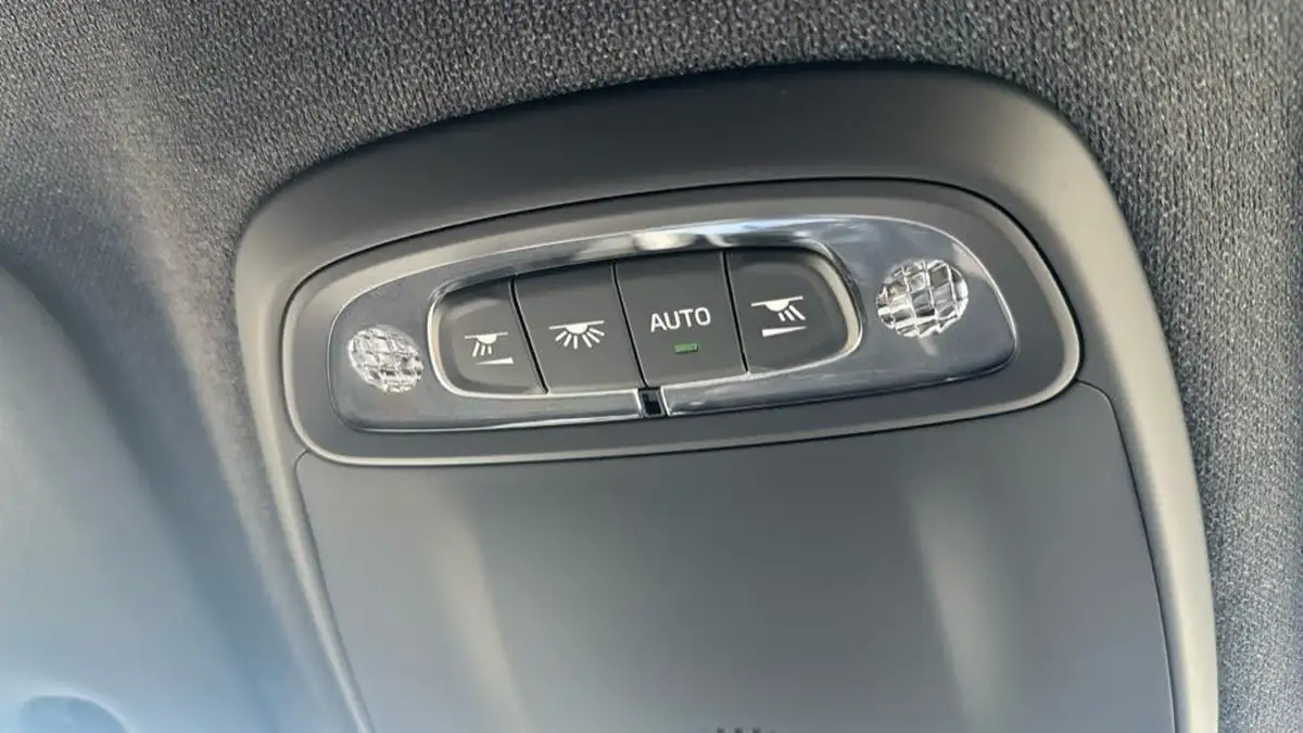 2022-volvo-xc40-20-b4-r-design-pro-big-30