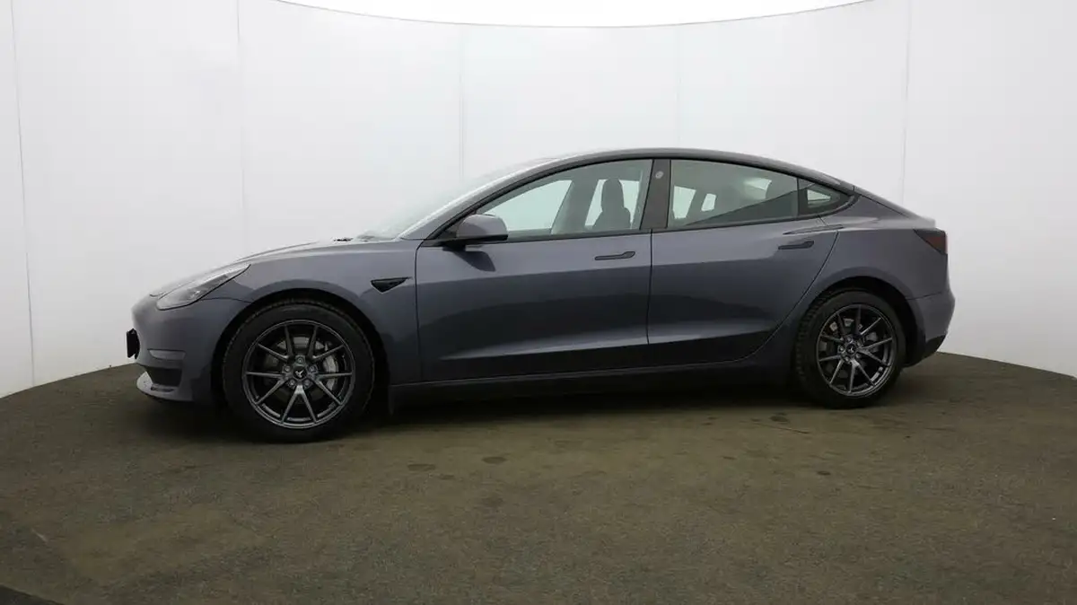 2021-tesla-model-3-e-long-range-awd-big-33