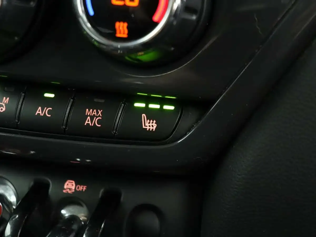2020-mini-countryman-15-cooper-classic-comfort-big-30