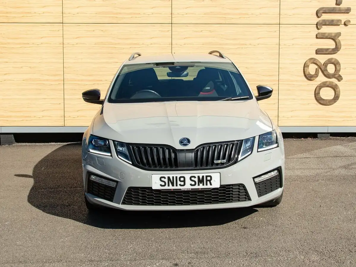 2019-skoda-octavia-20-tsi-vrs-estate-big-4