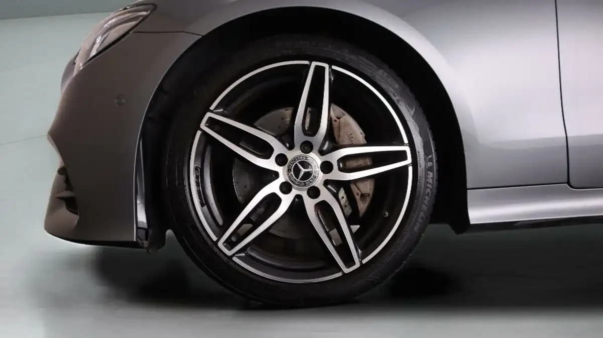 2017-mercedes-benz-e-class-20d-e220d-amg-line-premium-plusss-coupe-2d-big-18