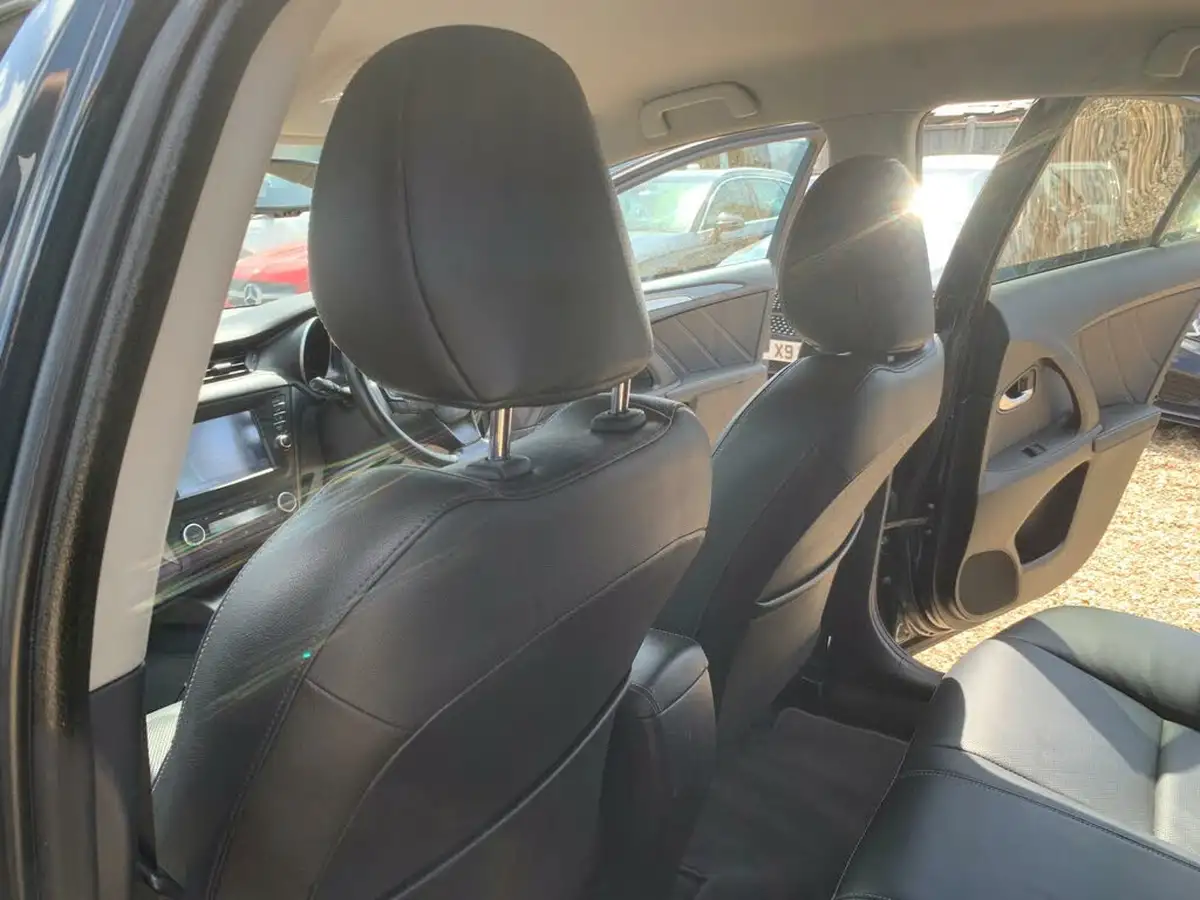 2017-toyota-avensis-20d-4d-business-edition-plus-saloon-4d-big-38