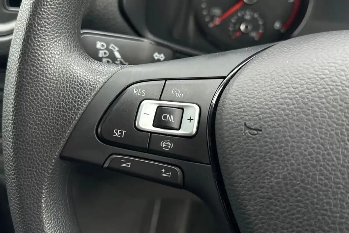 2024-volkswagen-crafter-big-36