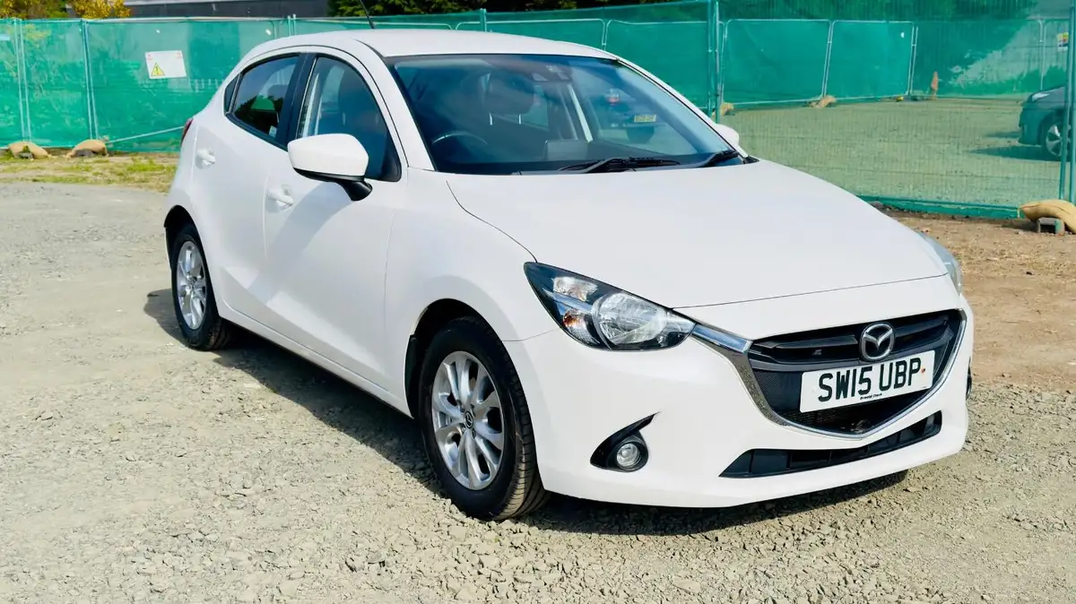 2015-mazda-mazda2-15-se-l-90ps-big-3