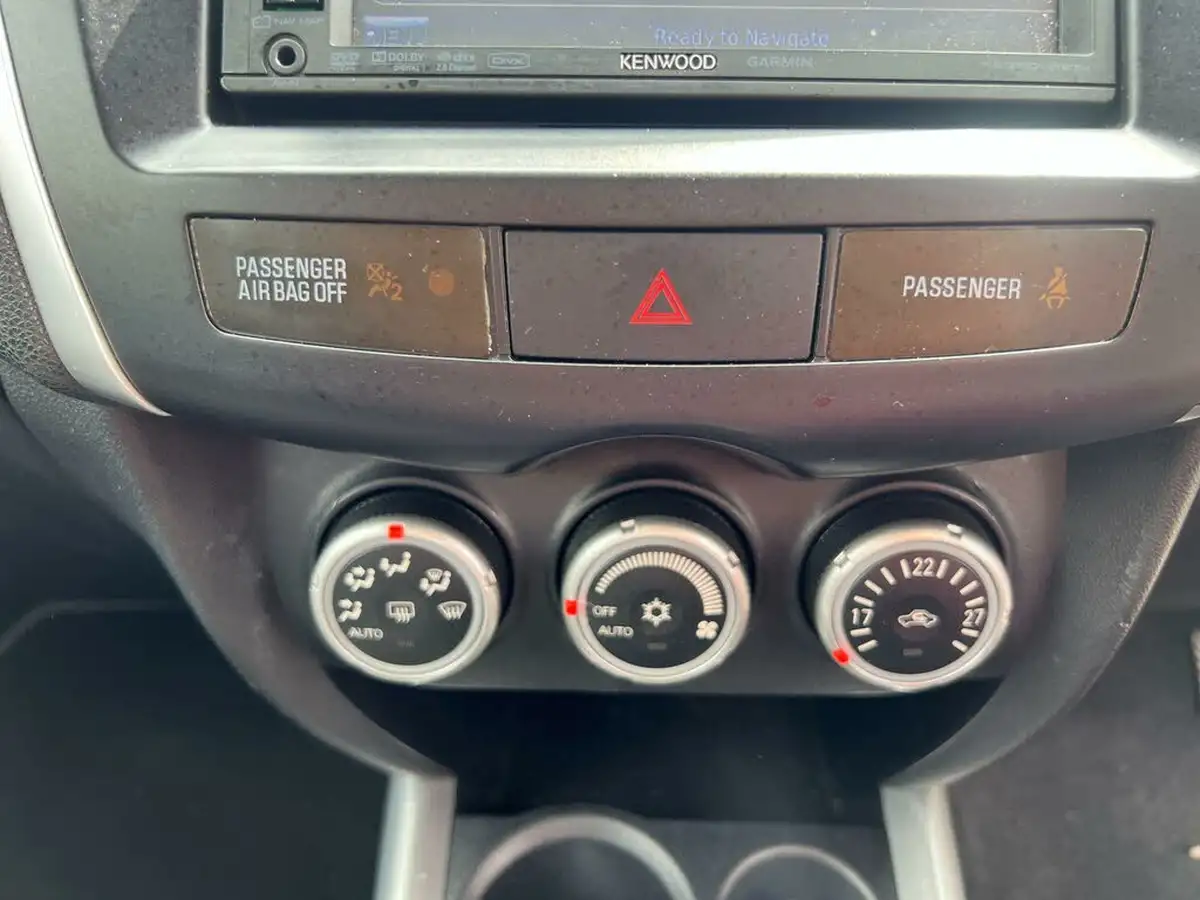 2011-mitsubishi-asx-16-4-big-24