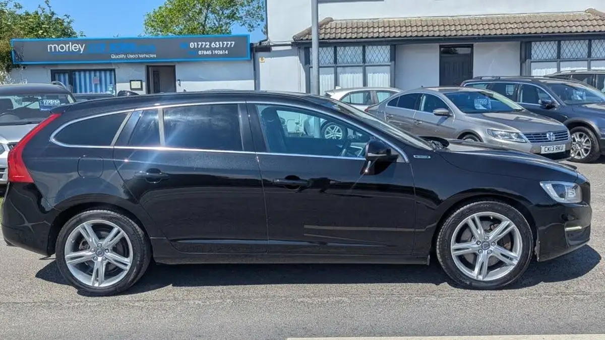 2016-volvo-v60-24td-d5-se-big-10