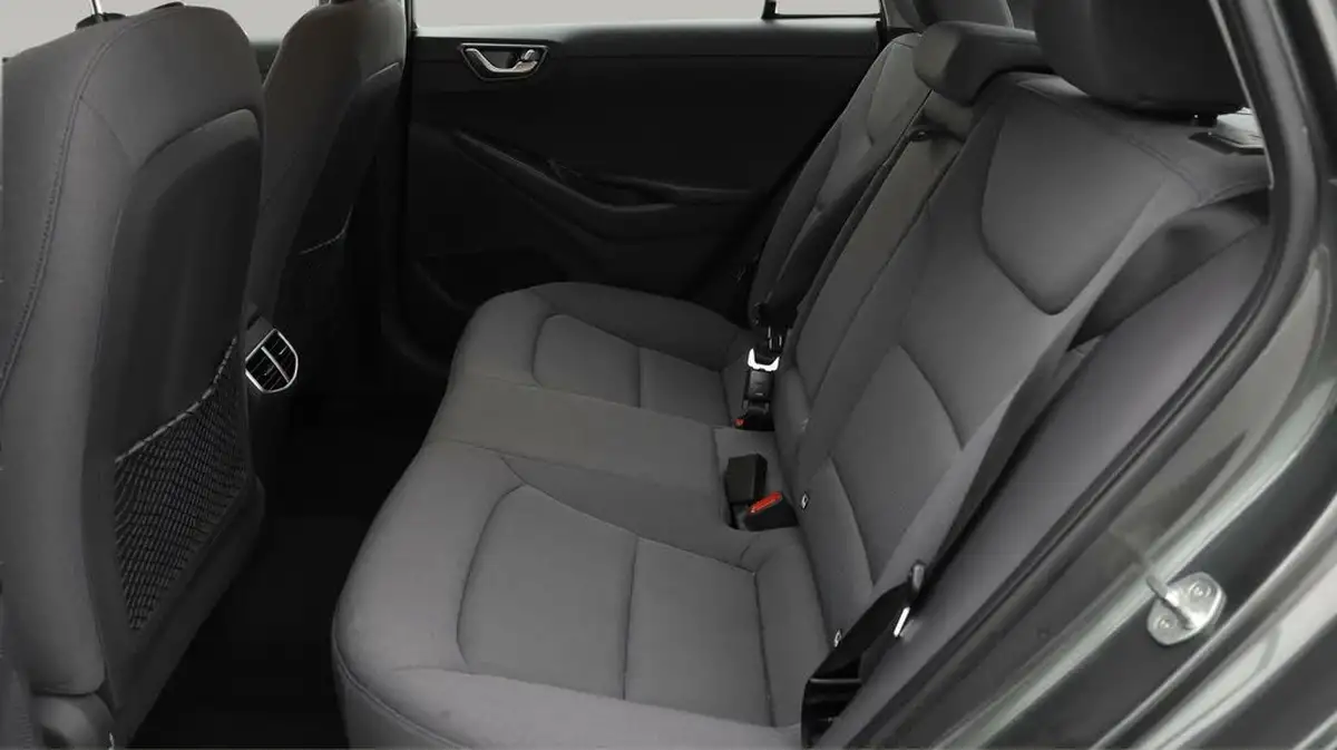 2022-hyundai-ioniq-e-premium-electric-big-15