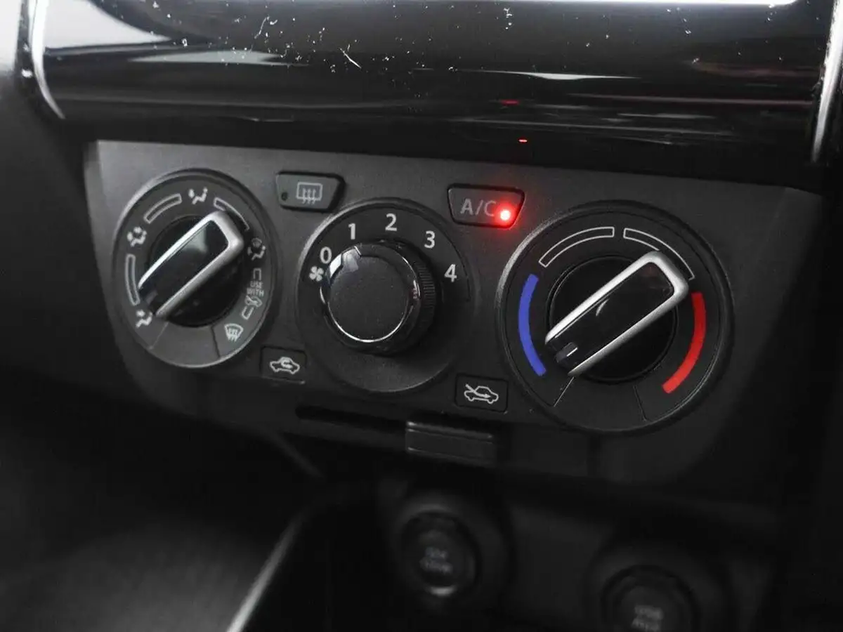 2021-suzuki-swift-12-dualjet-sz-l-big-34