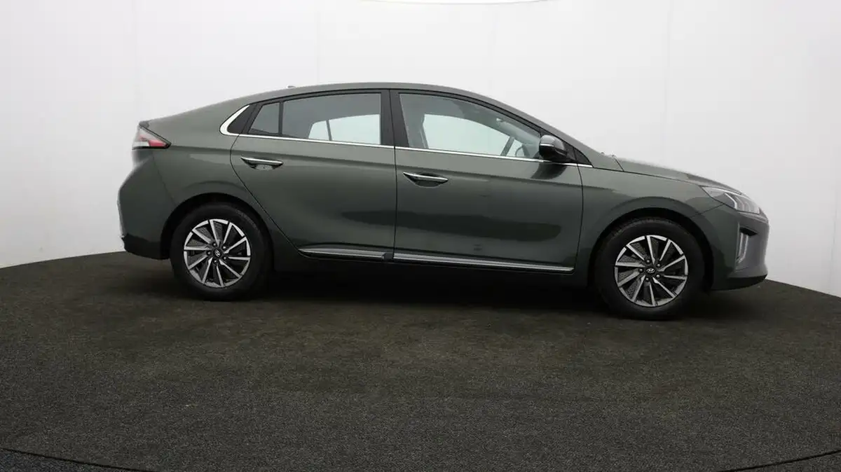 2022-hyundai-ioniq-e-premium-electric-big-39